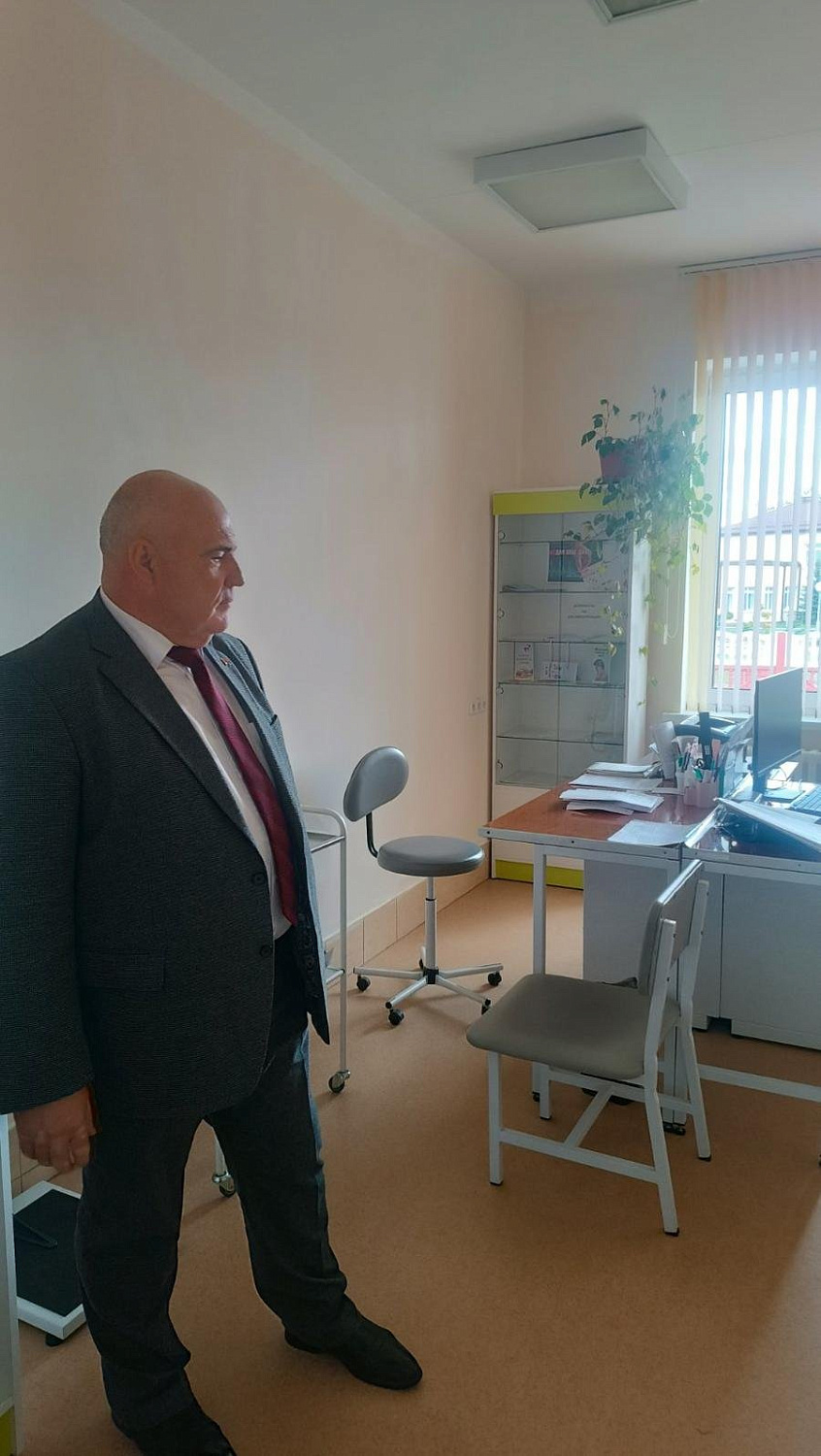 Председатель Гродненского обкома БПРЗ Владислав Робертович Голяк встретился с медработниками Правомостовской АОП